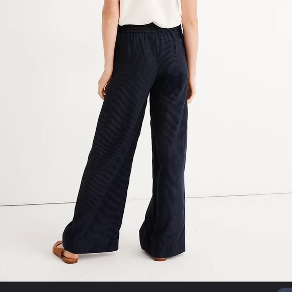 Madewell Pull On Pants in Hattie Stripe Navy Seen On Daisy Ridley Runs Big - Picture 3 of 8